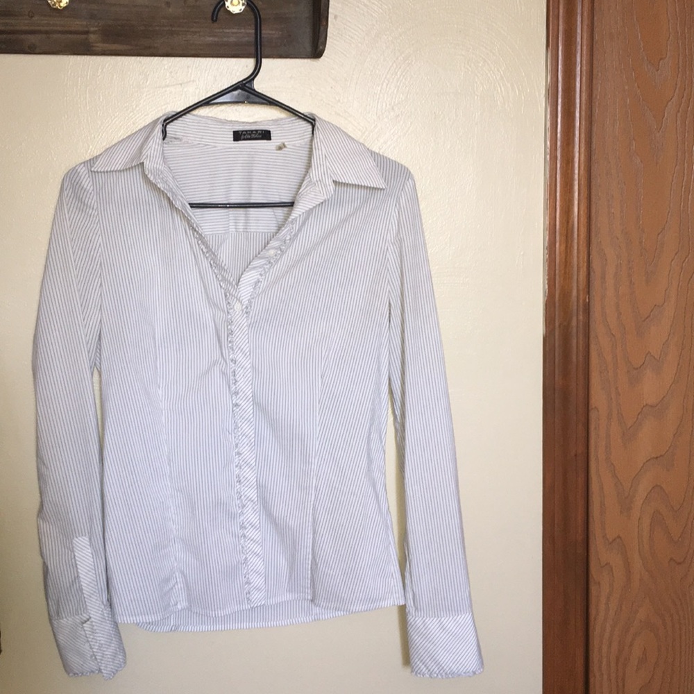 Long sleeve business casual shirt